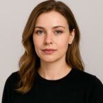 Headshot of Stacy Ferguson, UK Nail Expert and Beauty Writer for Nail Blog UK